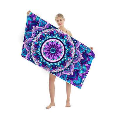 Absorbierendes Mikrofiber-Strandhandtuch Custom Druck und doppelseitiges Samt für Strandvergnügen