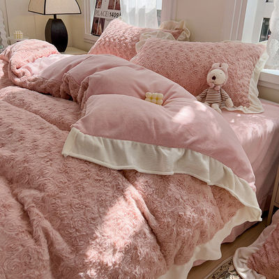2023 Hot Lace Rose Rabbit Plush Vierteils-Set Komfort-Set mit soliden Muster Typ