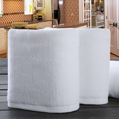 Hotelhandtücher 70*140cm gestreiftes Muster Jacquard Mikrofiber Badetücher mit OEM-Logo
