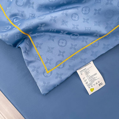 Komfortable und atmungsaktive 200TC Satin Jacquard Quilt Set für kühle Sommernächte
