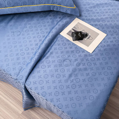 Komfortable und atmungsaktive 200TC Satin Jacquard Quilt Set für kühle Sommernächte