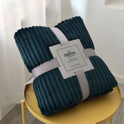 Populäre Super Soft Solid Color 100 Polyester gestreifte Wurfdecke für modernes Design