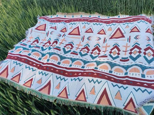 Verbessern Sie Ihr Picknick-Spiel mit unserem weichen und gemütlichen American Style Boho Throw Deckensatz