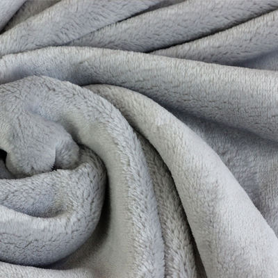 Personalisierte Größe Populäre weiche Polyester-Wurfdecke Korallenfleece-Decken für Reisen
