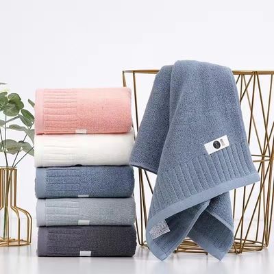 Weiches und plüssiges Baumwollbadehandtuch mit doppelseitigem extremen Strang, einfaches gestreiftes Design