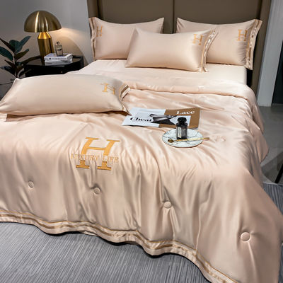 24" Luft- und Raumfahrt-Special Edition Wasser gewaschen Seide Sommer kühle Quilt Set von vier Stücken