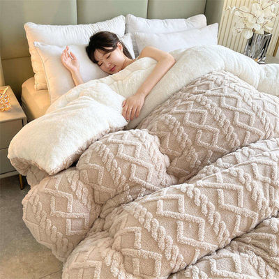 100% Polyester Verdickte Warme Taffeta Winterdecke mit Lammselbst und gedrucktem Muster