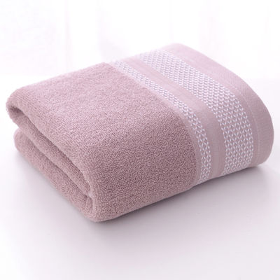 Verdicktes Schönheitssalonsgeschenk in einfacher Farbe Vorteil eines weichen, absorbierenden Baumwollbadestuchs
