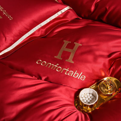 Luxuriös gesticktes Waschseide-Bettwäsche-Set mit Polyester-Material und individuellem Logo
