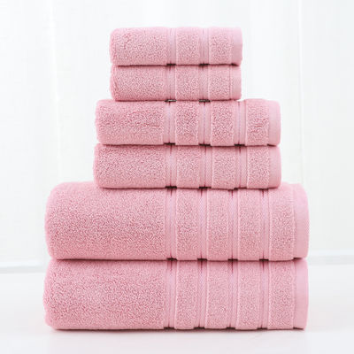Verbessern Sie Ihr Badezimmer mit diesem dicken und gekämmten 6-teiligen Baumwollhandtuch-Set in weiß