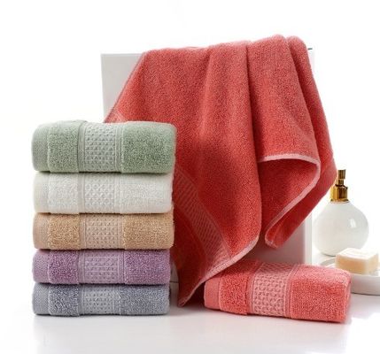 Jacquard 100% Baumwolle Gesichtswaschhandtuch Feste Farbe Weiches Handtuch Beliebte Auswahl