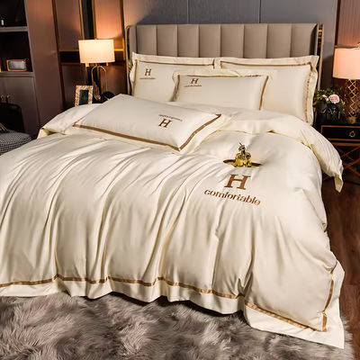 Zuhause Polyester Luxus-Embroidered Waschseide Bettwäsche Set mit Solid-Color-Dücke-Abdeckung