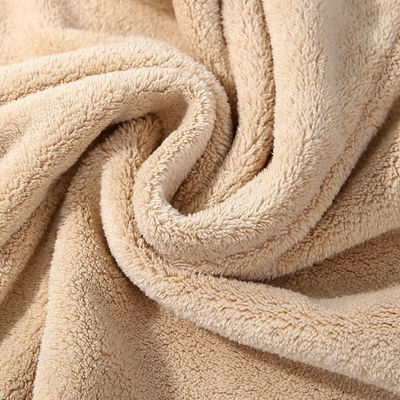 Verdickte Korallen-Velvet-Trocknhaarkappe für Frauen 25*63cm 50g Superabsorbierend und schnell trocknend
