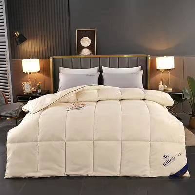 Zuhause 100% Polyester Verdicktes Warmes 5 Sterne Hilton Hotel Textil Fülldecke Bettdecke