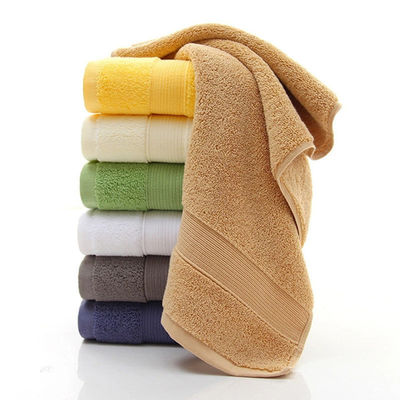 Customized Farbe Luxus gesticktes gestreiftes Muster Badetücher Set für Home Hotel Spa