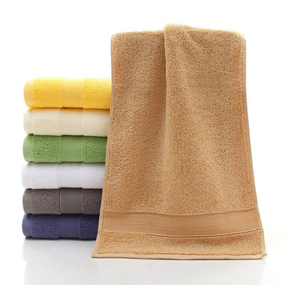 Customized Farbe Luxus gesticktes gestreiftes Muster Badetücher Set für Home Hotel Spa