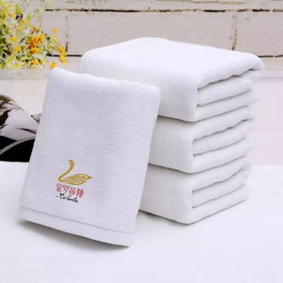 Luxus 100% Baumwolle Weiß Bad Hand-Gesichtshandtuch Set mit Custom Stickerei Logo 70 * 140cm