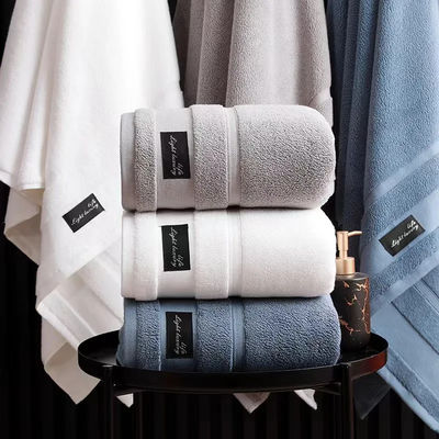 Hotelhandtuch-Set Luxus-Embroiderte Dicke gestreifte Muster Jacquard Badetücher-Set für Hotel