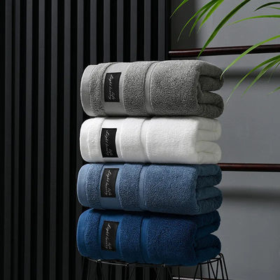 Hotelhandtuch-Set Luxus-Embroiderte Dicke gestreifte Muster Jacquard Badetücher-Set für Hotel