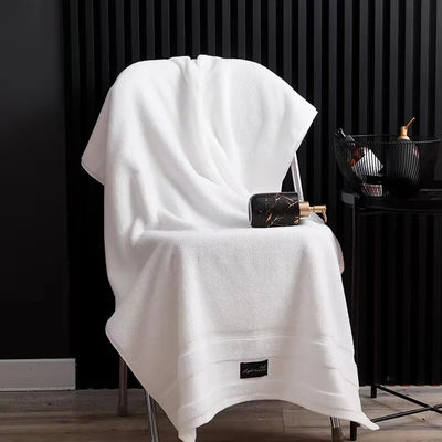Hotelhandtuch-Set Luxus-Embroiderte Dicke gestreifte Muster Jacquard Badetücher-Set für Hotel
