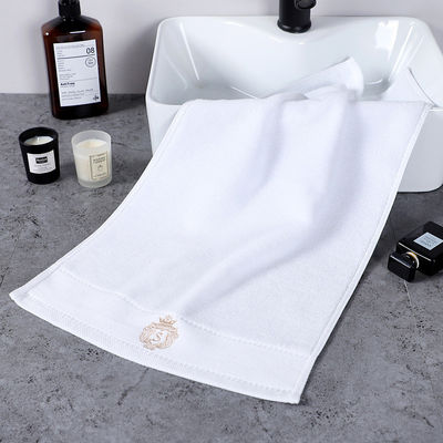 Dicke Baumwolle gestreifte Muster Luxus Hotel Handtuch Set mit gesticktem Logo und OEM Logo