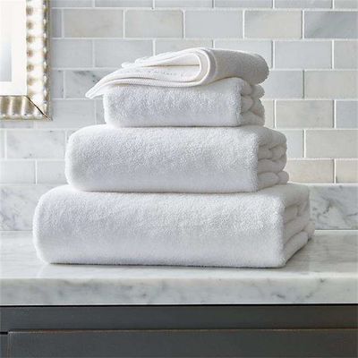 Erleben Sie das Beste aus dem Heim- und Hotel-Spa mit unserem weißen Baumwoll-Badetuch-Set