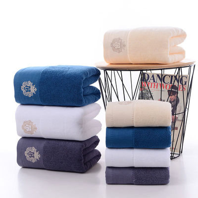 Custom Logo Stickerei Weiße Baumwollhandtücher reine Baumwolle weiche Absorptionshandtücher für Hotel