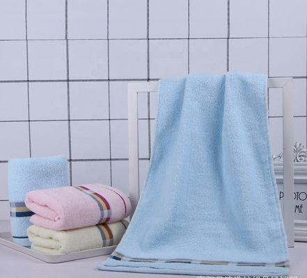 Anpassungsfähige absorbierende Baumwollhandtücher für alle Altersgruppen in Haushalten und Hotels