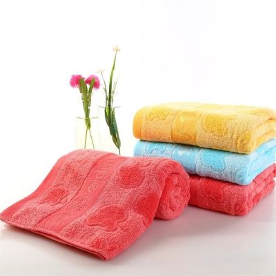 Erreichen Sie maximale Absorption mit unserem Jacquard Muster Holzfaser Dunkel Erwachsener großes Handtuch
