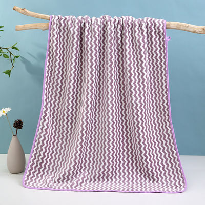 70*140cm Unisex-Schnelltrocknendes Badetücher-Set International Weiches Lintfreies Blumenmuster