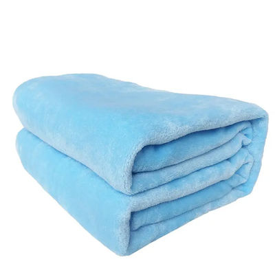 Bleiben Sie gemütlich und warm mit unserer extra dicken Polyester-Korallenfleece-Decke für alle Jahreszeiten
