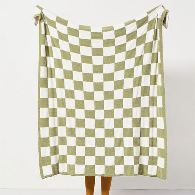 Funktionale Stickdecke aus 100% Polyester für das Bettsofa im Herbst-Winter QPG