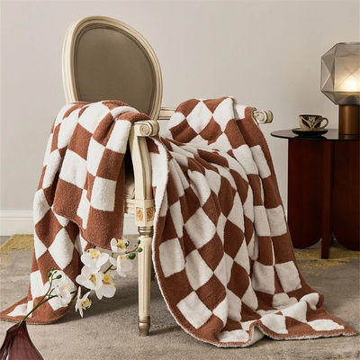 Funktionale Stickdecke aus 100% Polyester für das Bettsofa im Herbst-Winter QPG