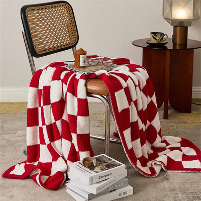 Funktionale Stickdecke aus 100% Polyester für das Bettsofa im Herbst-Winter QPG