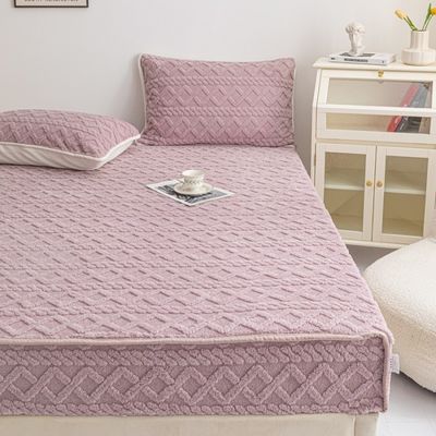 Einstückige Winter-Wärme-Korallen-Velvet-Bettdecke mit rutschfeste Matte ideal für zu Hause