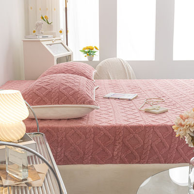 Einstückige Winter-Wärme-Korallen-Velvet-Bettdecke mit rutschfeste Matte ideal für zu Hause