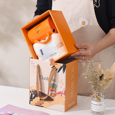 Druckgravierungen Hochesthetische Korallen Samt Handtuch Wasserbecher Becher Hochzeitssouvenirs