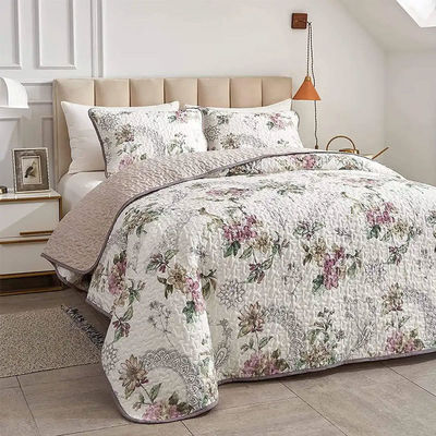 Erleben Sie ultimativen Komfort mit diesem 3 Stück individuell anpassbaren Luxus-Druck-Quilt-Set.