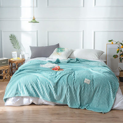 All-Season Green Coral Fleece Throw Blanket für Büro Schlafstühle Ja, maßgeschneiderte Farbe