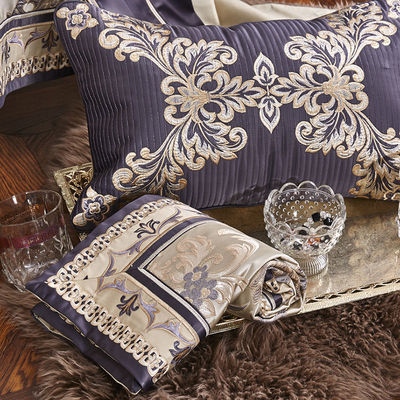 Fügen Sie Ihrem Hotel einen Hauch Luxus mit diesem nachhaltigen Jacquard-Set im europäischen Stil hinzu