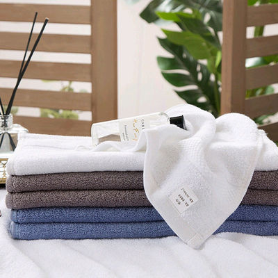 5-Sterne-Hotel 100% Baumwoll-Spa-Gesicht-Hand-Badehandtuch-Sets mit benutzerdefiniertem Logo und solider Farbe