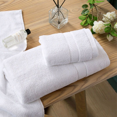 5-Sterne-Hotel 100% Baumwoll-Spa-Gesicht-Hand-Badehandtuch-Sets mit benutzerdefiniertem Logo und solider Farbe