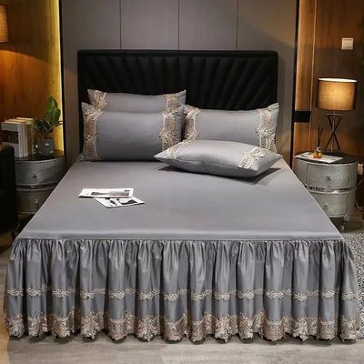 Schlafzimmer mit Stil und Komfort durch Bettröcke aus Polyester-Baumwollstoff