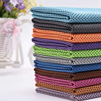 Nicht gewebte Doppelschichten Polyester schnell trockene Sportkühler Handtuch für sofortige Erfrischung