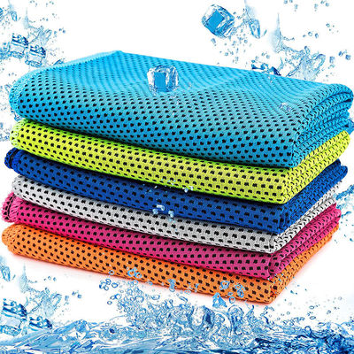 Logo Rot Mikrofiber Sport Fitnessstudio Instant Cooling Handtuch 30*100cm oder benutzerdefinierte Größe Rot Farbe