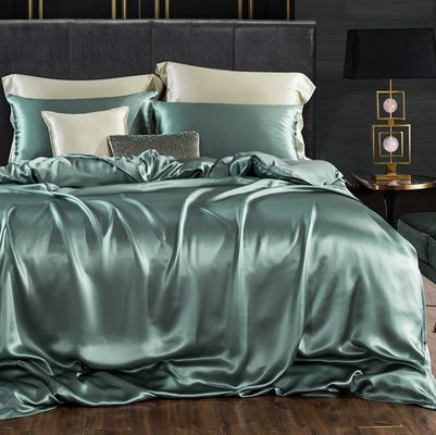 Schlaf gut mit diesem Mulberry Silk Bettdecken-Set.
